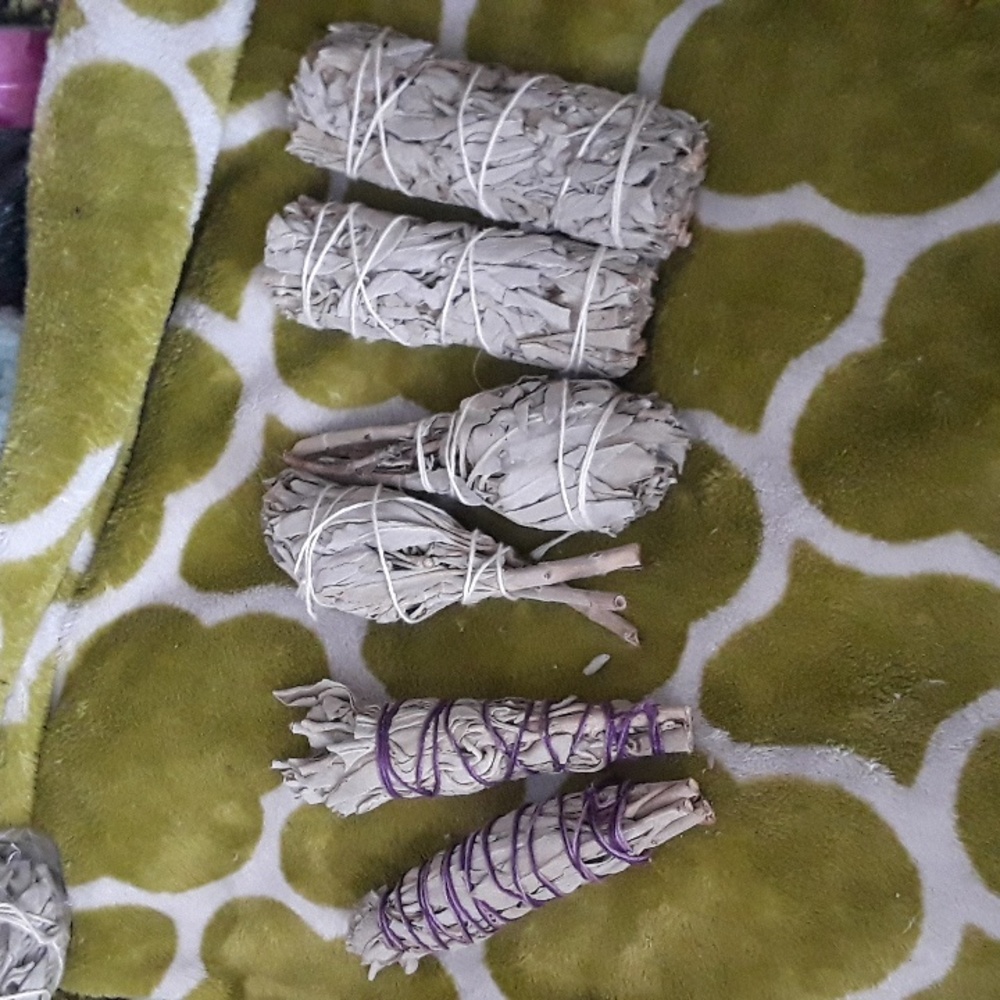 6 white sage smudges